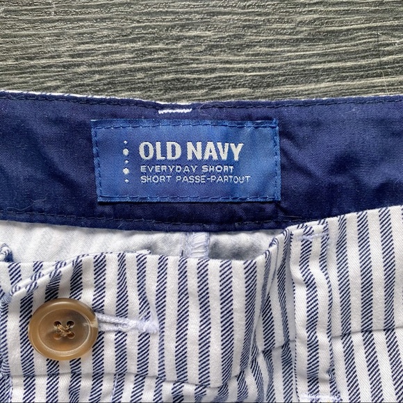 Old Navy 6 Mid rise Twill Shorts - Railroad Stripe - Picture 7 of 15